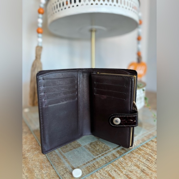 LOUIS VUITTON EGGPLANT VERNIS KISS LOCK MEDIUM WALLET - Picture 11 of 12